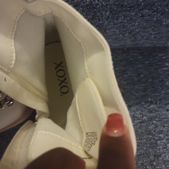 🍁🍂FALL MUST HAVE 🍂🍁Ivory Cream Bling Lug Sole Booties. Sz. 10M - Picture 10 of 10